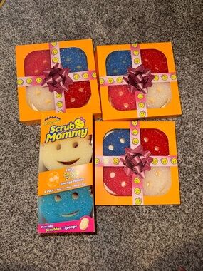 Scrub Mommy By Scrub Daddy Dual Sided Sponges lot of 18